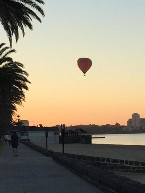 Sand & The City - Australia Shopping 1