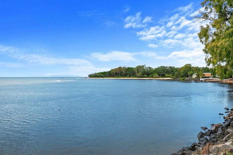 Sandbar On Moreton 5 Bedroom - Local Tourism 0