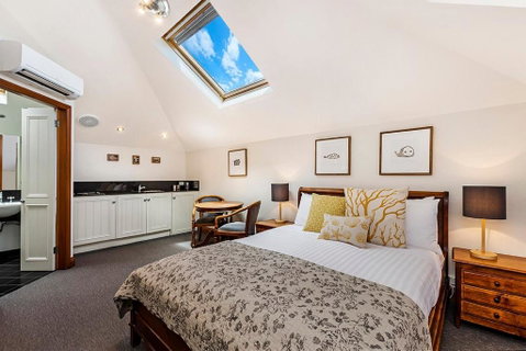 Sandstone Suites - In The Heart Of Port Fairy - Accommodation Australia 0