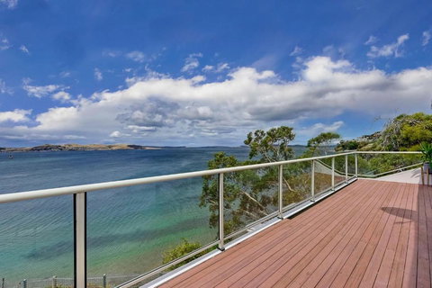 Sandy Bay Beachfront Oasis Direct Beach Access - Accommodation Australia 1