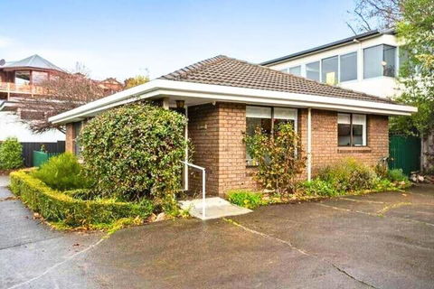 Sandy Bay Cozy Cottage Close To CBD - Accommodation Australia 2