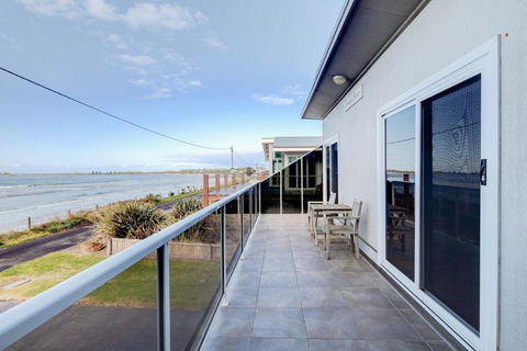 Sandy Cove - Accommodation Australia 3