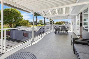 Sandy Dreams with Accommodation Australia