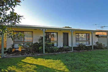 Sandy Escape with Accommodation Australia