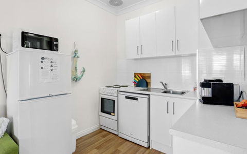 SEA BREEZE @ Smugglers Inn - Accommodation Australia 3