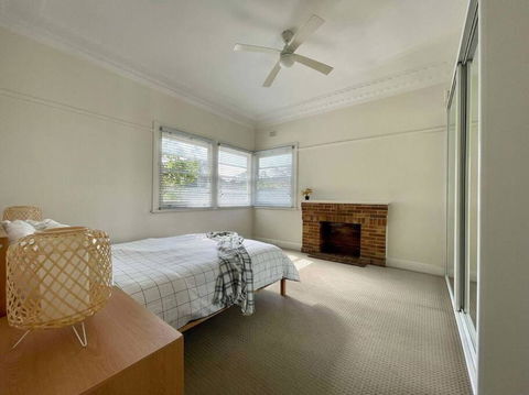 Serene Countryside Escape Spacious 3BR Retreat Near Wineries - Accommodation Australia 2
