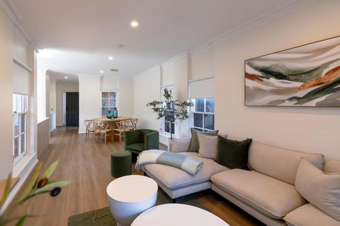Serene Retreat On The City Fringe - Local Tourism 0