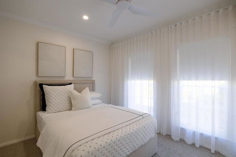 Serene Retreat On The City Fringe - Local Tourism 1