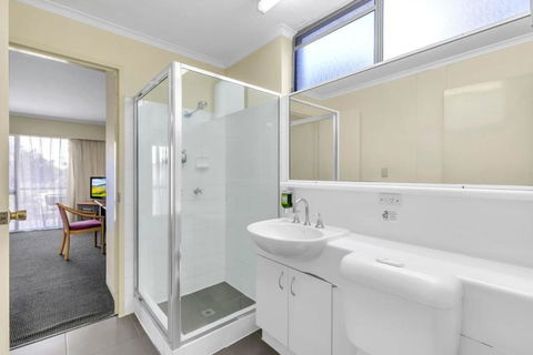 Spacious Room Ideal For Biz And Leisure - Accommodation Australia 1