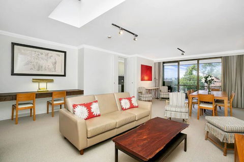 SPF13-Sunny, Spacious, Highly Convenient Apartment - Accommodation Australia 0