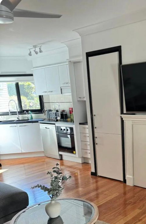 Stylish & Elegant 2BR Townhouse In Wilston, Brisbane - Accommodation Australia 1