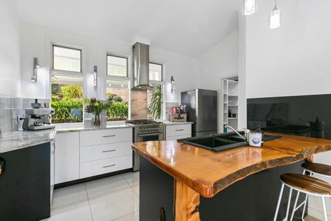 Sunset Estate In Mount Osmond - Accommodation Australia 2