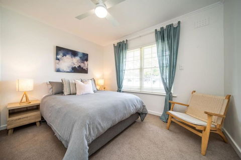 Surfs Up At Somerton Park - Accommodation Australia 2