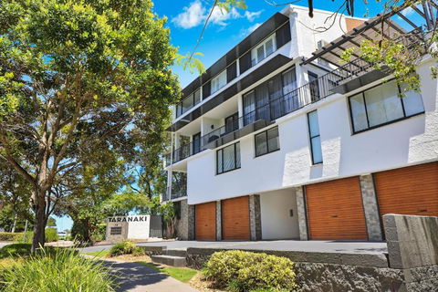 TARA7- On Trend At Taranaki - Accommodation Australia 1