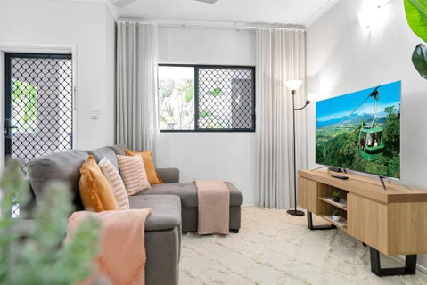 Terraces On Martyn - A Breezy Tropical Pool Retreat - Accommodation Australia 1