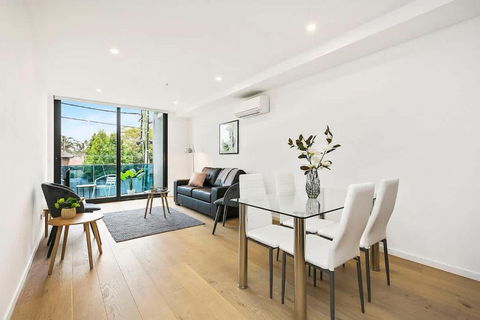 The Even Apartment In Carnegie With Parking - Local Tourism 2