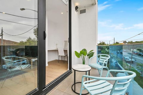 The Even Apartment In Carnegie With Parking - Local Tourism 3