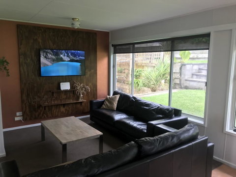 BEACHPOINT COTTAGE - Accommodation Australia 1