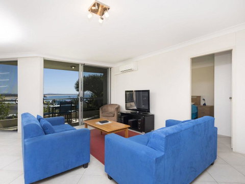 Beachpoint G2 - Accommodation Australia 1