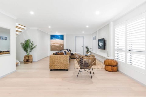Beachside Bliss - Australia Shopping 3