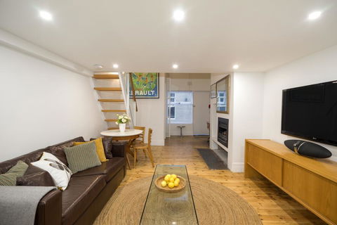Beachside Luxury Loft Apartment - Accommodation Australia 1