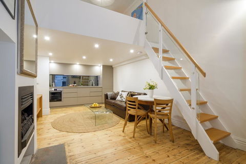 Beachside Luxury Loft Apartment - Accommodation Australia 0