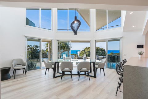 Beachside Luxury, Sunrise Beach - Local Tourism 3