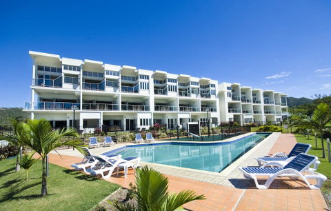 Beachside Magnetic Harbour Apartments - Accommodation Australia 0