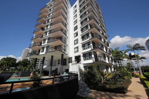 Beachside Neptune Resort Apt Upgraded! - Accommodation Australia 1