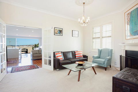 Beautiful Coastal Family-Sized Home - Australia Shopping 1