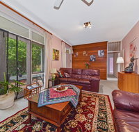 BEAUTIFUL HOLIDAY HOME CLOSE TO KU-RING-GAI CHASE NNT328 - Australia Shopping