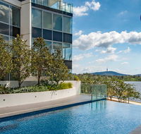 Beautiful Modern Lake View Apartment - Australia Shopping