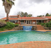 Beautiful Resort Retreat Villa in the Yarra Valley - Entertainer's delight - Accommodation Australia