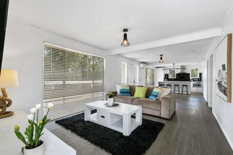 BEAUTY AND THE PEACE - INLET SIDE - Accommodation Australia 3