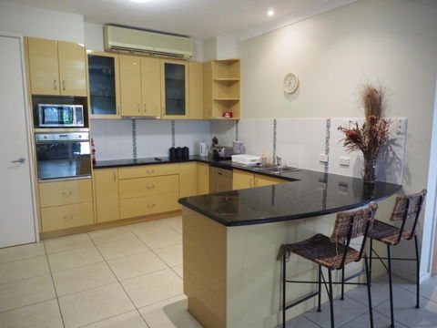 Bed And Breakfast With Airport Transfers And Rental Car - Accommodation Australia 1