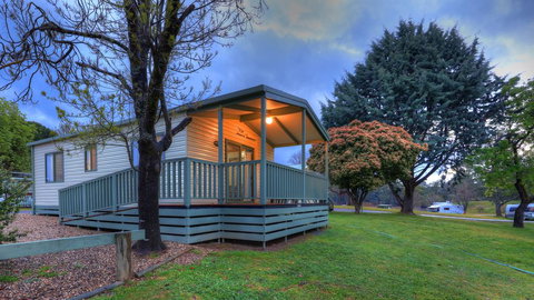 Beechworth Lake Sambell Caravan Park - Accommodation Australia 0