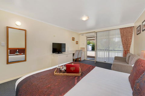 Beechworth Motor Inn - Local Tourism 3