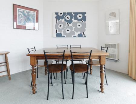 Beehive 14 - Accommodation Australia 2