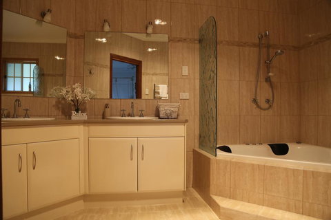 BellbirdHill Bed & Breakfast - Accommodation Australia 2