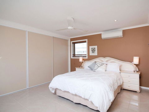 Bellima Beach House', 9 Jackson Close - Huge Duplex With Air Con And Fabulous Views - Accommodation Australia 1