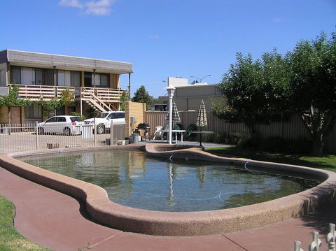 Belltower Motor Inn - Accommodation Australia 3