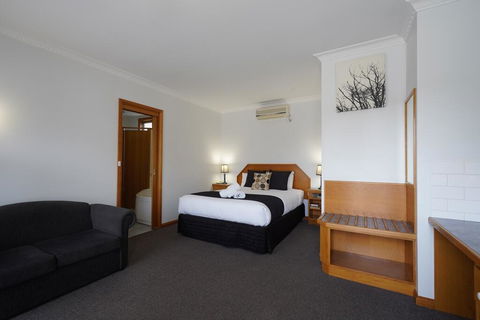 Best Westlander Motor Inn - Accommodation Australia 3