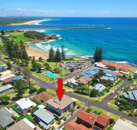 Bimbadeen Unit 3 - across from the beach - lift in complex - Accommodation Australia