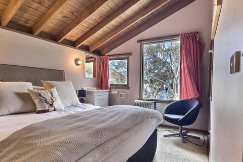 Bindi - Alpine Getaways's Chalet At Tower Rd - Accommodation Australia 0