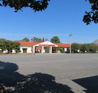 Bishops Lodge Narrandera - Australia Shopping