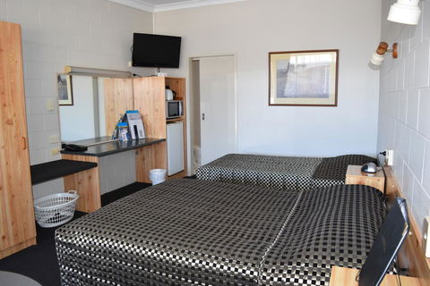 Black Diamond Motel - Accommodation Australia 1
