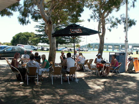Black Dolphin Waterfront Apartment - Local Tourism 3