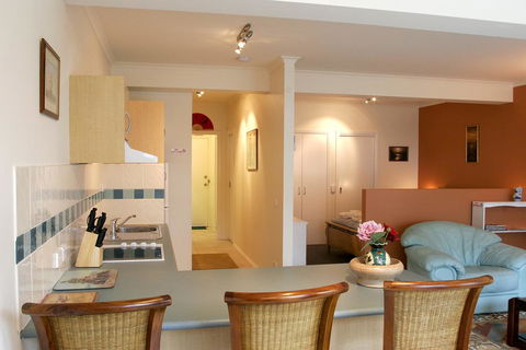 Black Dolphin Waterfront Apartment - Local Tourism 2