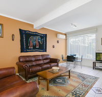 Black Dolphin Waterfront Apartment - Accommodation Australia