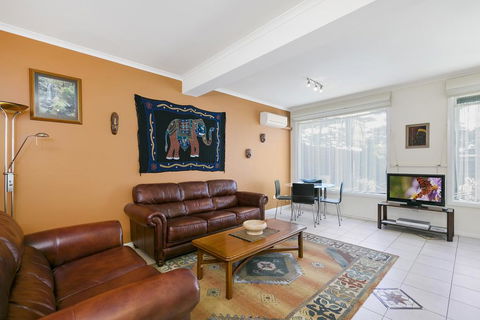 Black Dolphin Waterfront Apartment - Local Tourism 0